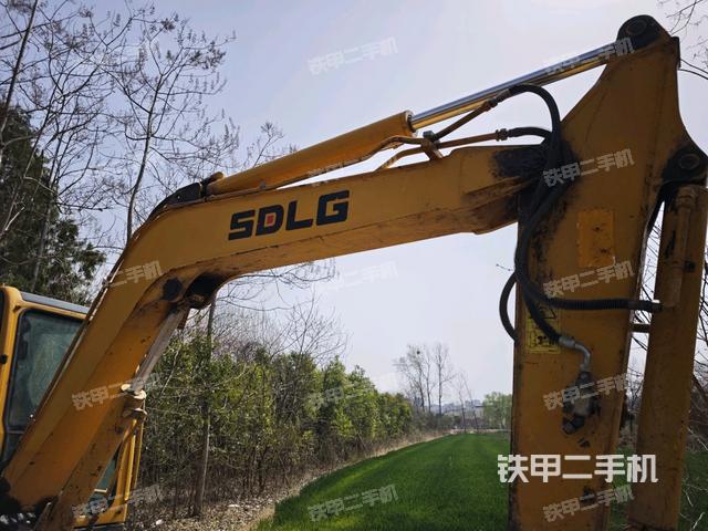 大臂整體?右側(cè)(工作和回轉(zhuǎn)裝置) 大臂整體?右側(cè)(工作和回轉(zhuǎn)裝置)