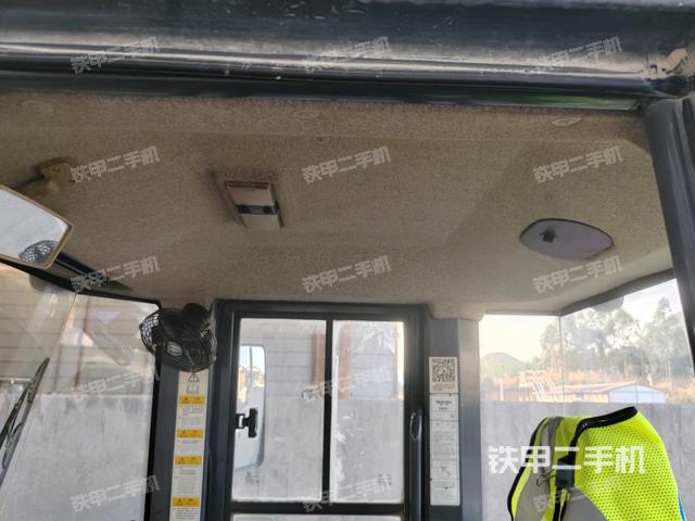 駕駛室正側(cè)（駕駛室部分）