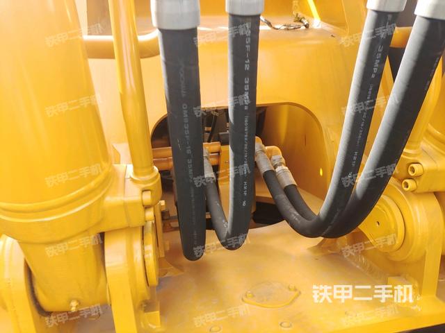 大臂背部俯视（工作和回转装置）