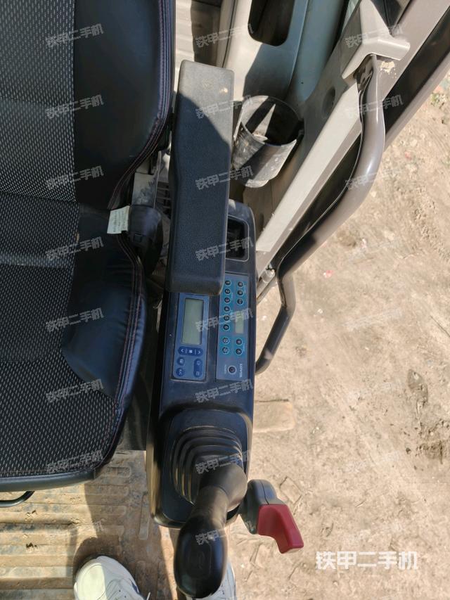 后窗玻璃角標（駕駛室部分）