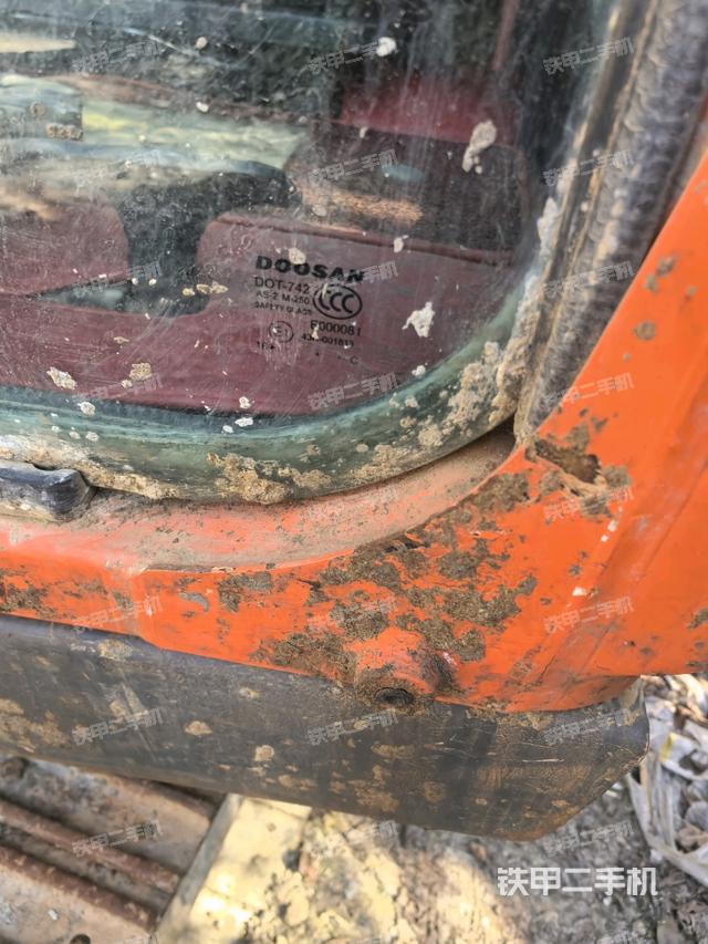 后窗玻璃角標(biāo)(駕駛室部分) 后窗玻璃角標(biāo)(駕駛室部分)