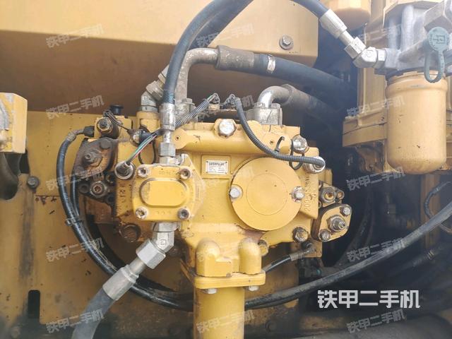 液壓泵斜45?左(大件艙室) 液壓泵斜45?左(大件艙室)