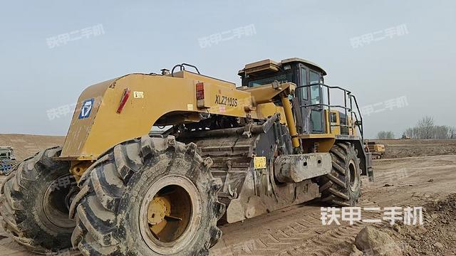 整機右后45°（設備外觀及核心部件）