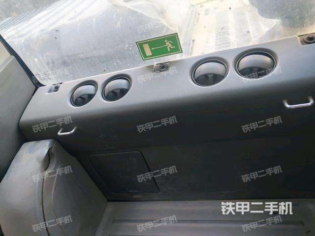 駕駛室左前45度(駕駛室部分) 駕駛室左前45度(駕駛室部分)