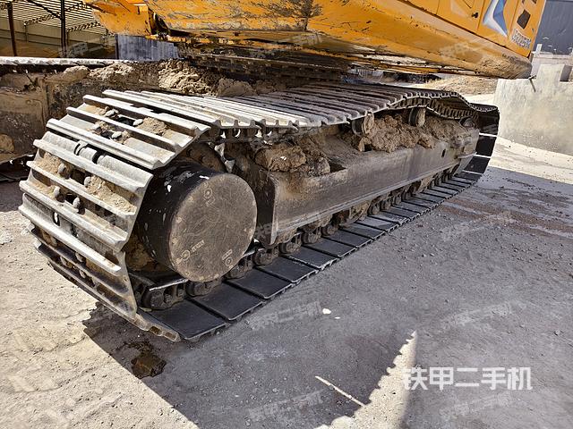 單側(cè)履帶整體（整機(jī)外觀）