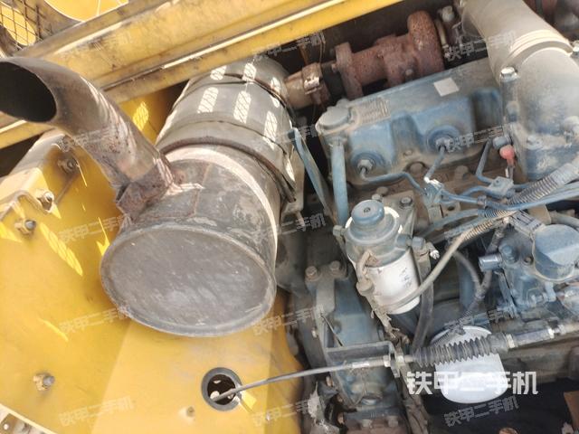 發(fā)動(dòng)機(jī)室（上車部件）