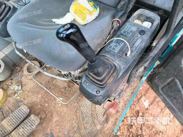 后窗玻璃角標（駕駛室部分）