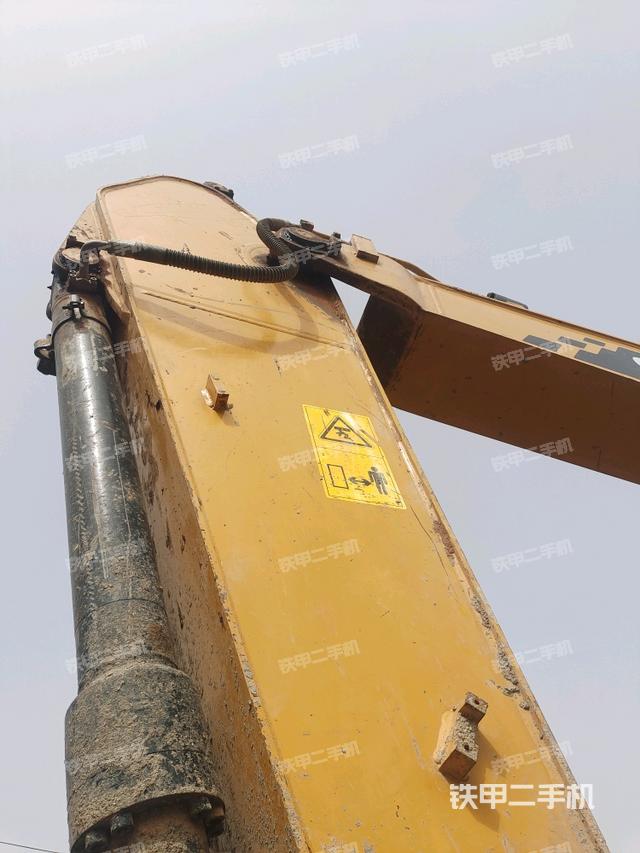 大臂油缸整體?豎拍（工作和回轉(zhuǎn)裝置）