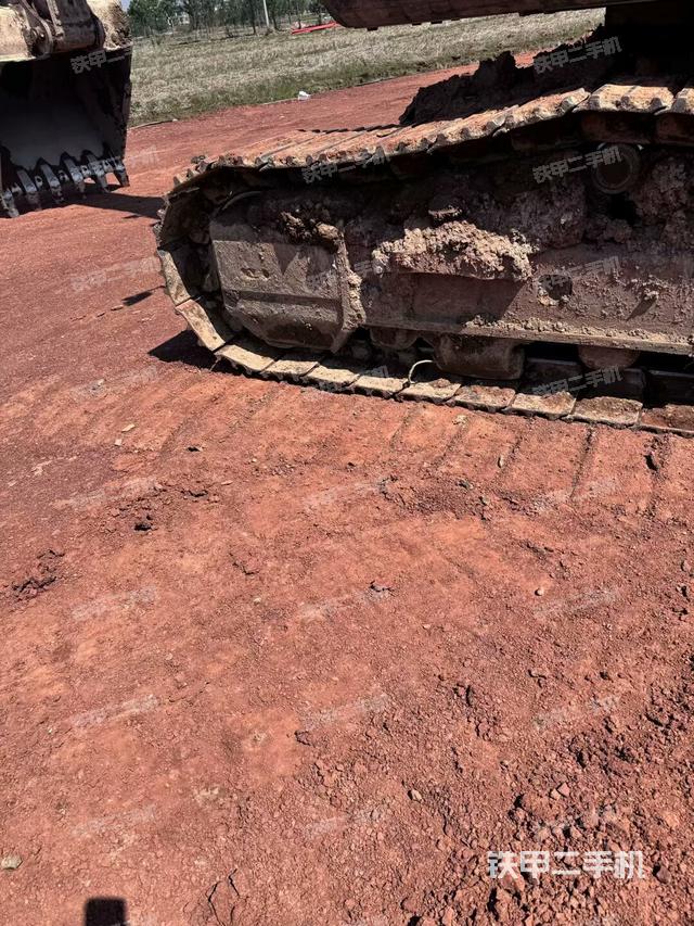 左導(dǎo)向輪（行走機(jī)構(gòu)）