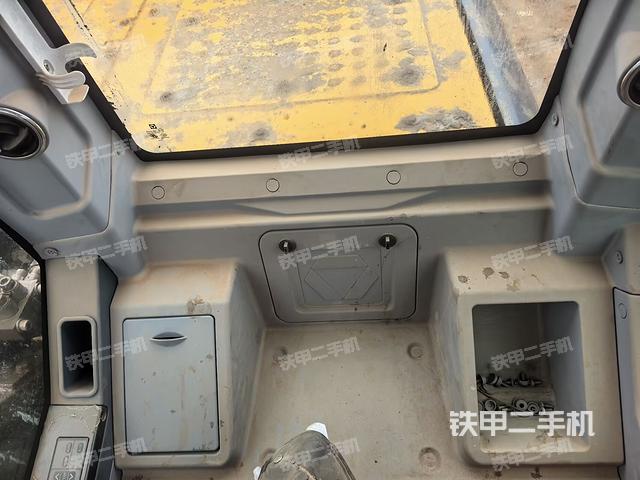 座椅后部(駕駛室部分) 座椅后部(駕駛室部分)