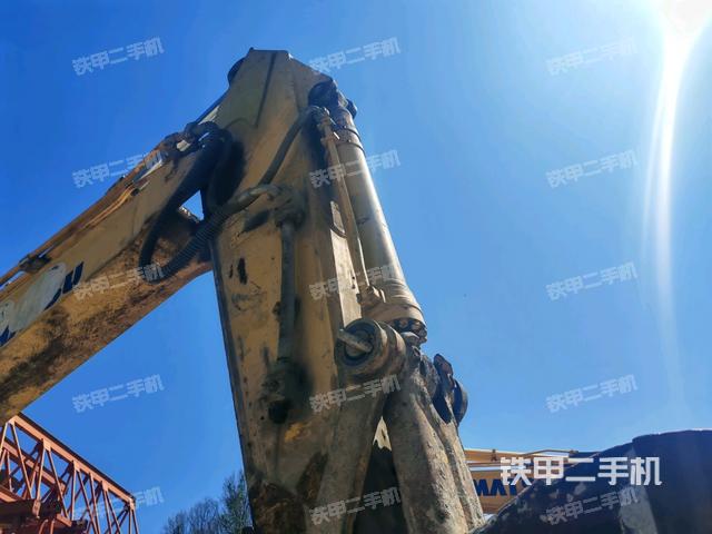 轉(zhuǎn)盤和下車架正前(工作和回轉(zhuǎn)裝置) 轉(zhuǎn)盤和下車架正前(工作和回轉(zhuǎn)裝置)