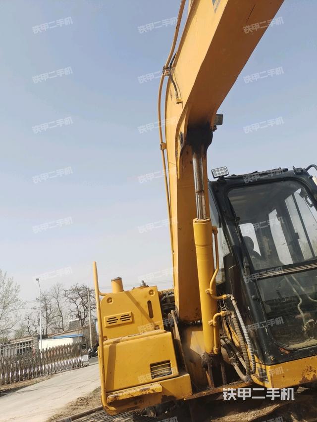 轉(zhuǎn)盤和下車架正前（工作和回轉(zhuǎn)裝置）