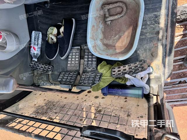 后窗玻璃角標(biāo)（駕駛室部分）