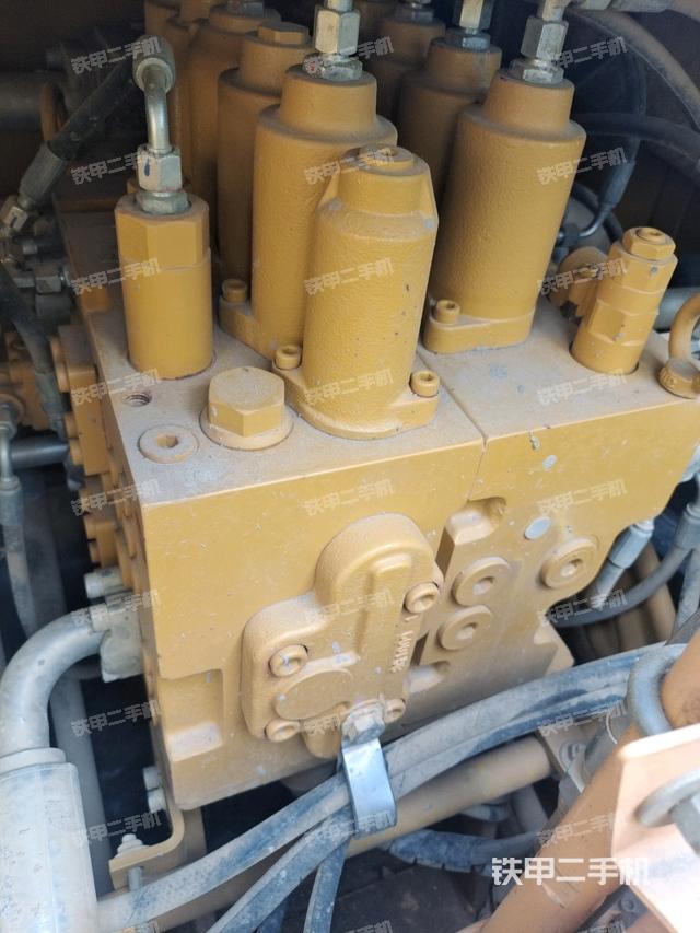 發(fā)動(dòng)機(jī)室（上車部件）