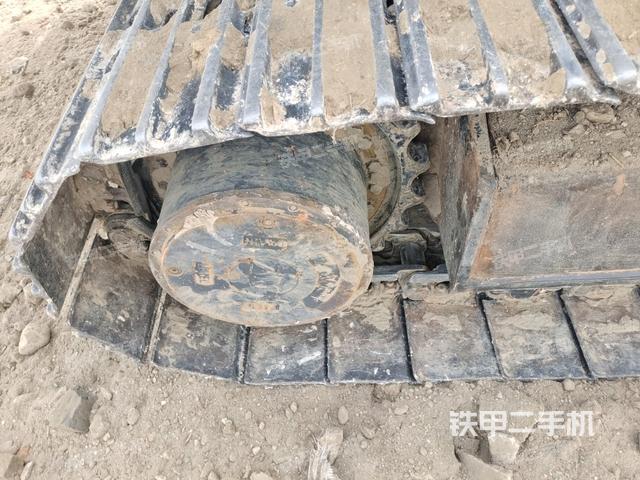 右驅(qū)動(dòng)輪（行走機(jī)構(gòu)）