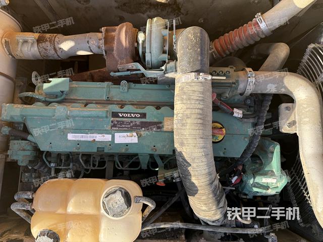發(fā)動機(jī)整體俯視(整機(jī)外觀) 發(fā)動機(jī)整體俯視(整機(jī)外觀)
