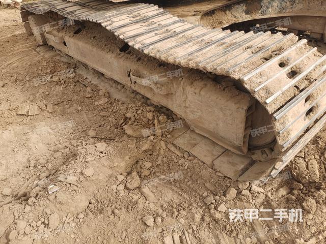 左側(cè)履帶整體?(行走機(jī)構(gòu)) 左側(cè)履帶整體?(行走機(jī)構(gòu))