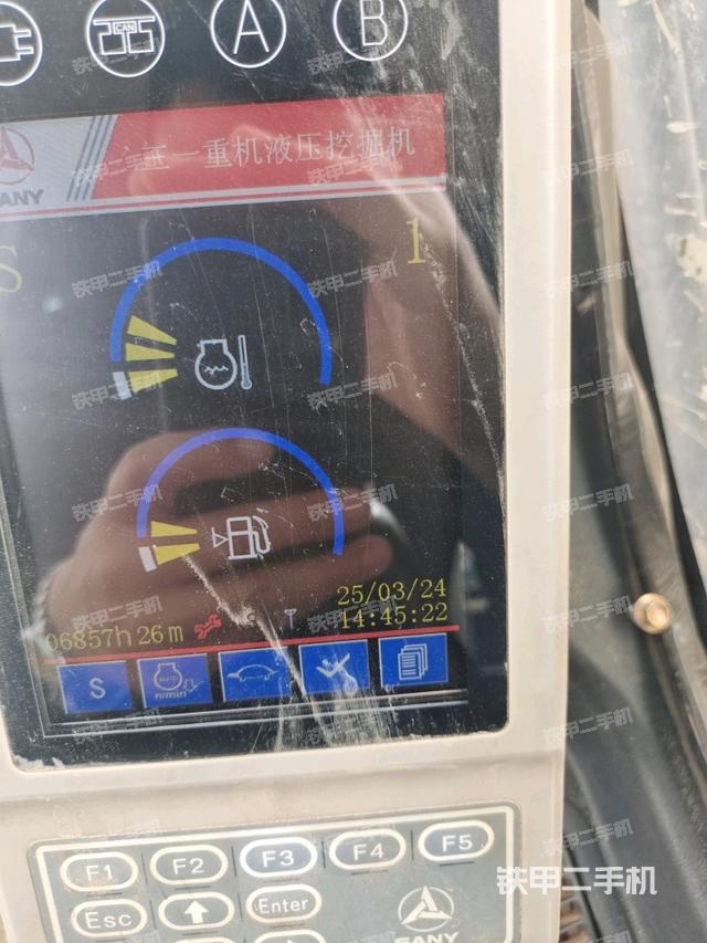 駕駛室左前45度（駕駛室部分）