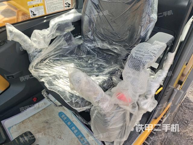 后窗玻璃角标（驾驶室部分）