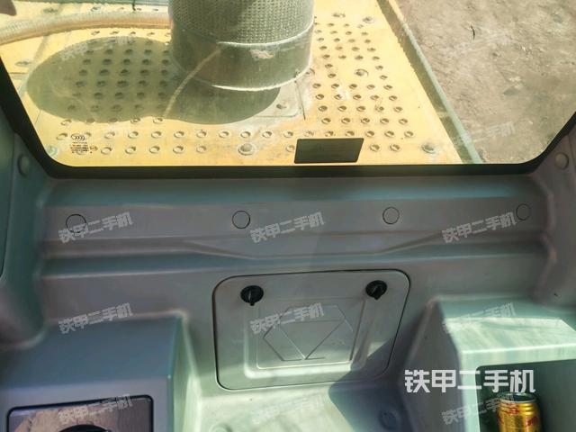 駕駛室左前45度(駕駛室部分) 駕駛室左前45度(駕駛室部分)