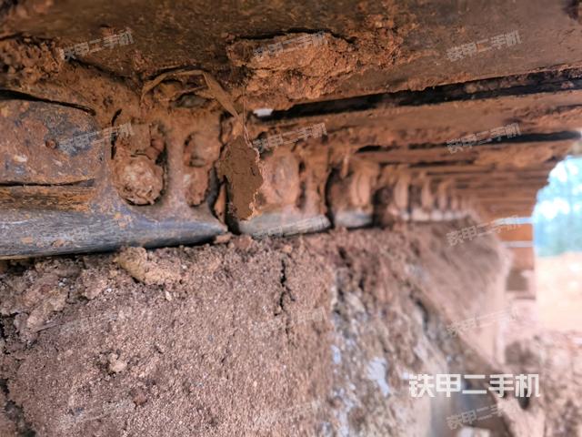 右驅動輪（行走機構）