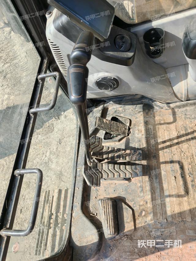 座椅左側(cè)控制臺/音響/含左手柄（駕駛室部分）