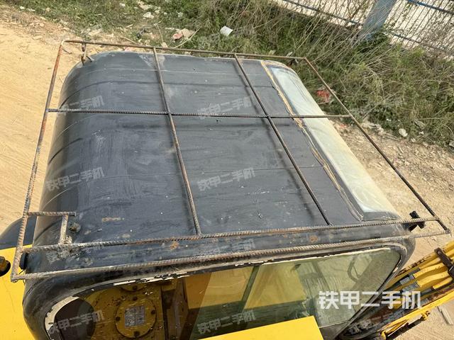 驾驶室顶部（整机外观）