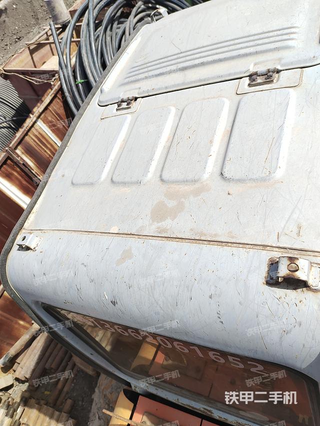 驾驶室顶部（整机外观）