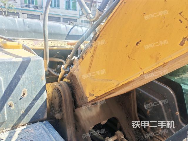 大臂根部?斜視(工作和回轉(zhuǎn)裝置) 大臂根部?斜視(工作和回轉(zhuǎn)裝置)