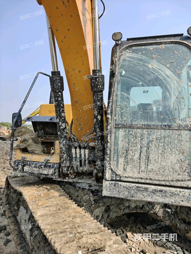 大臂油缸整體?豎拍(工作和回轉(zhuǎn)裝置) 大臂油缸整體?豎拍(工作和回轉(zhuǎn)裝置)