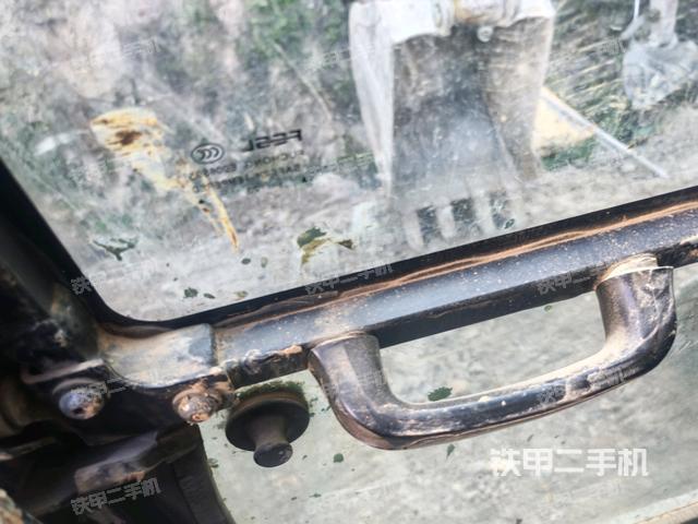 座椅后部(駕駛室部分) 座椅后部(駕駛室部分)