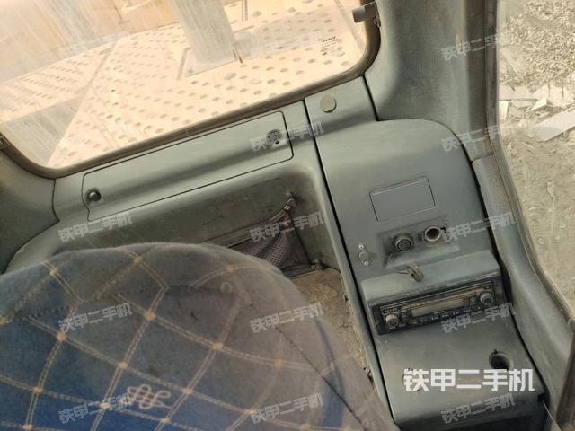 駕駛室左后45度(駕駛室部分) 駕駛室左后45度(駕駛室部分)