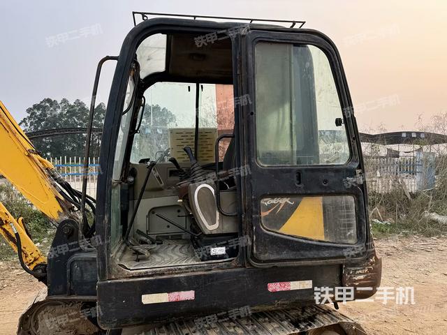 驾驶室整体（整机外观）