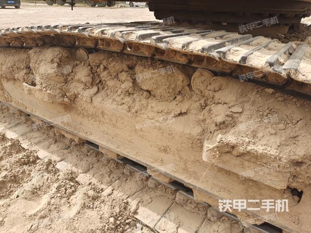 右側(cè)履帶整體(行走機構(gòu)) 右側(cè)履帶整體(行走機構(gòu))