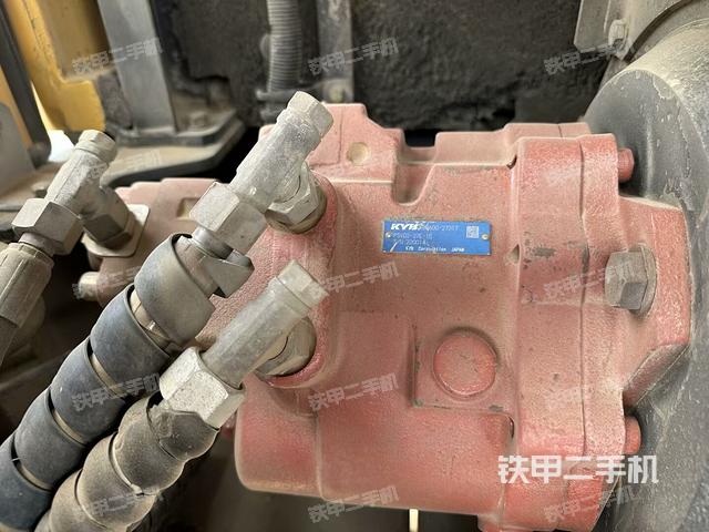 液壓泵艙室正面整體（整機(jī)外觀）