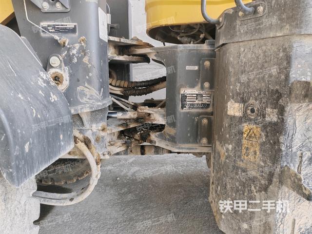 前驅(qū)動橋（液壓/傳動系統(tǒng)）