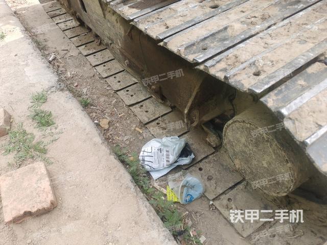 右側(cè)履帶整體?(行走機(jī)構(gòu)) 右側(cè)履帶整體?(行走機(jī)構(gòu))