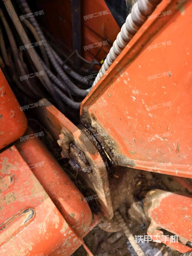 大臂根部?斜（工作和回轉(zhuǎn)裝置）