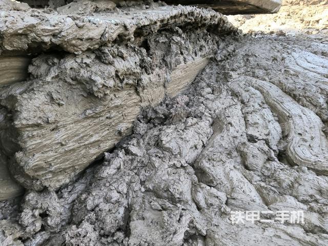 右驅(qū)動(dòng)輪（行走機(jī)構(gòu)）