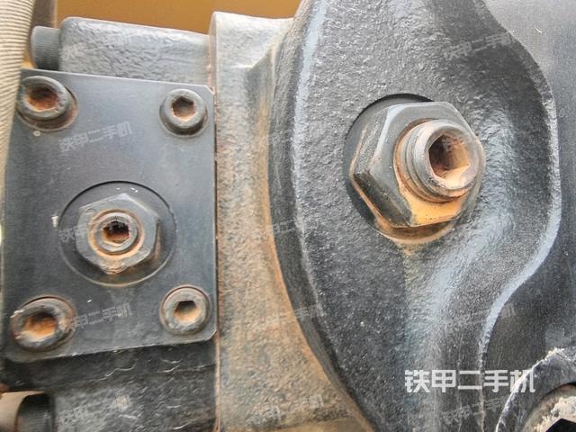 液壓泵斜45?右（大件艙室）