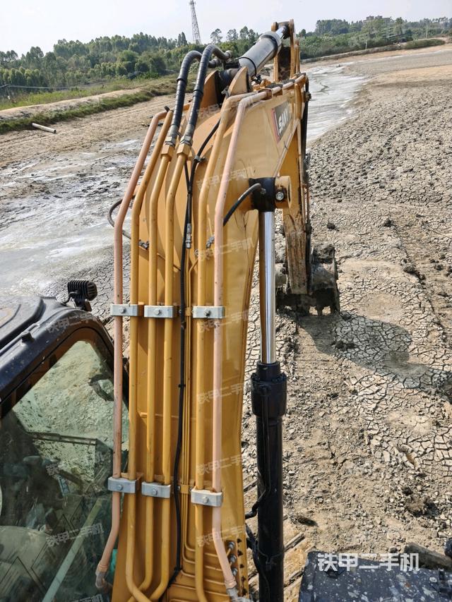 大臂整體?右側(cè)(工作和回轉(zhuǎn)裝置) 大臂整體?右側(cè)(工作和回轉(zhuǎn)裝置)