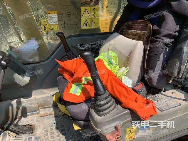 駕駛室整體（整機外觀）