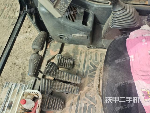 駕駛室左后45度（駕駛室部分）