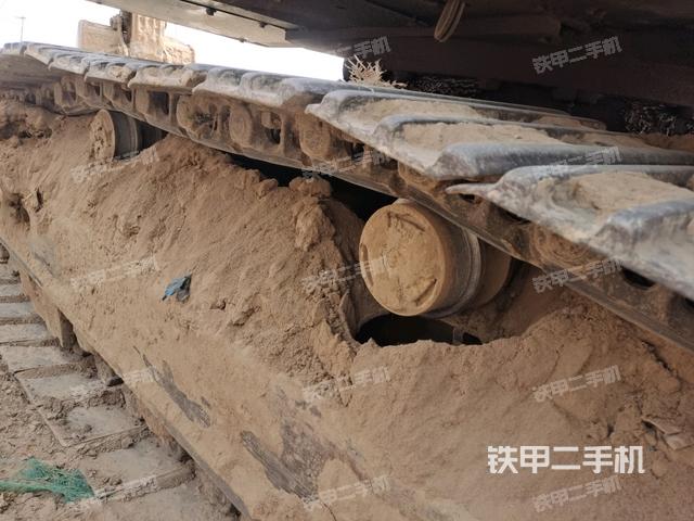 右側(cè)履帶整體(行走機構(gòu)) 右側(cè)履帶整體(行走機構(gòu))