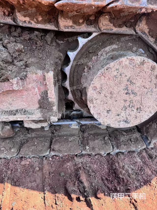 左側(cè)履帶整體?（行走機(jī)構(gòu)）