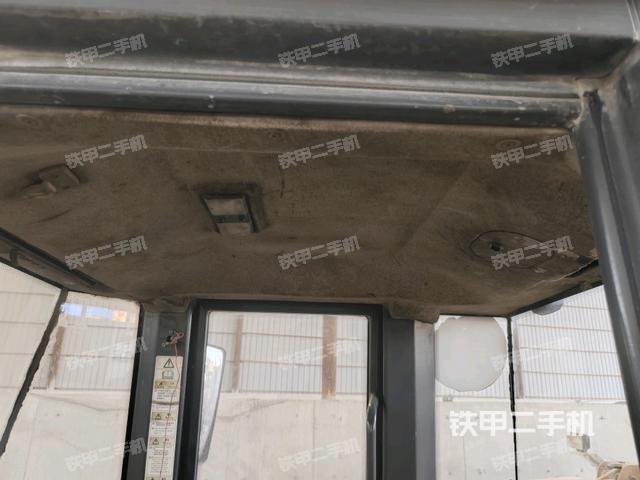 駕駛室正側(cè)(駕駛室部分) 駕駛室正側(cè)(駕駛室部分)