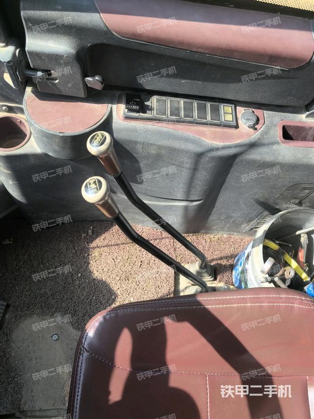 操作桿  檔位（駕駛室部分）