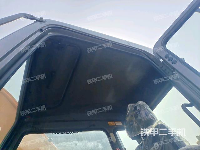 座椅右侧控制台/钥匙门/油门/含右手柄（驾驶室部分）