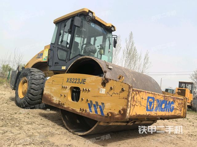 右前45°（壓路機(jī)整機(jī)外觀）