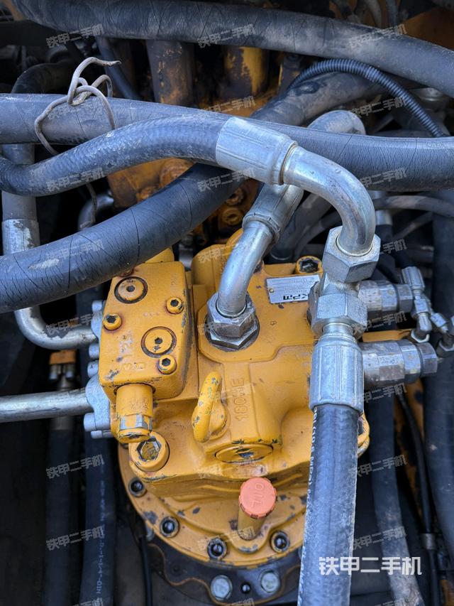 回轉(zhuǎn)馬達和主控閥（整機外觀）